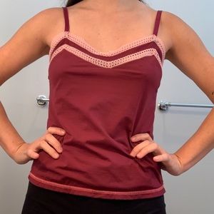 Maroon stretchy camisole with pink trim 🥀